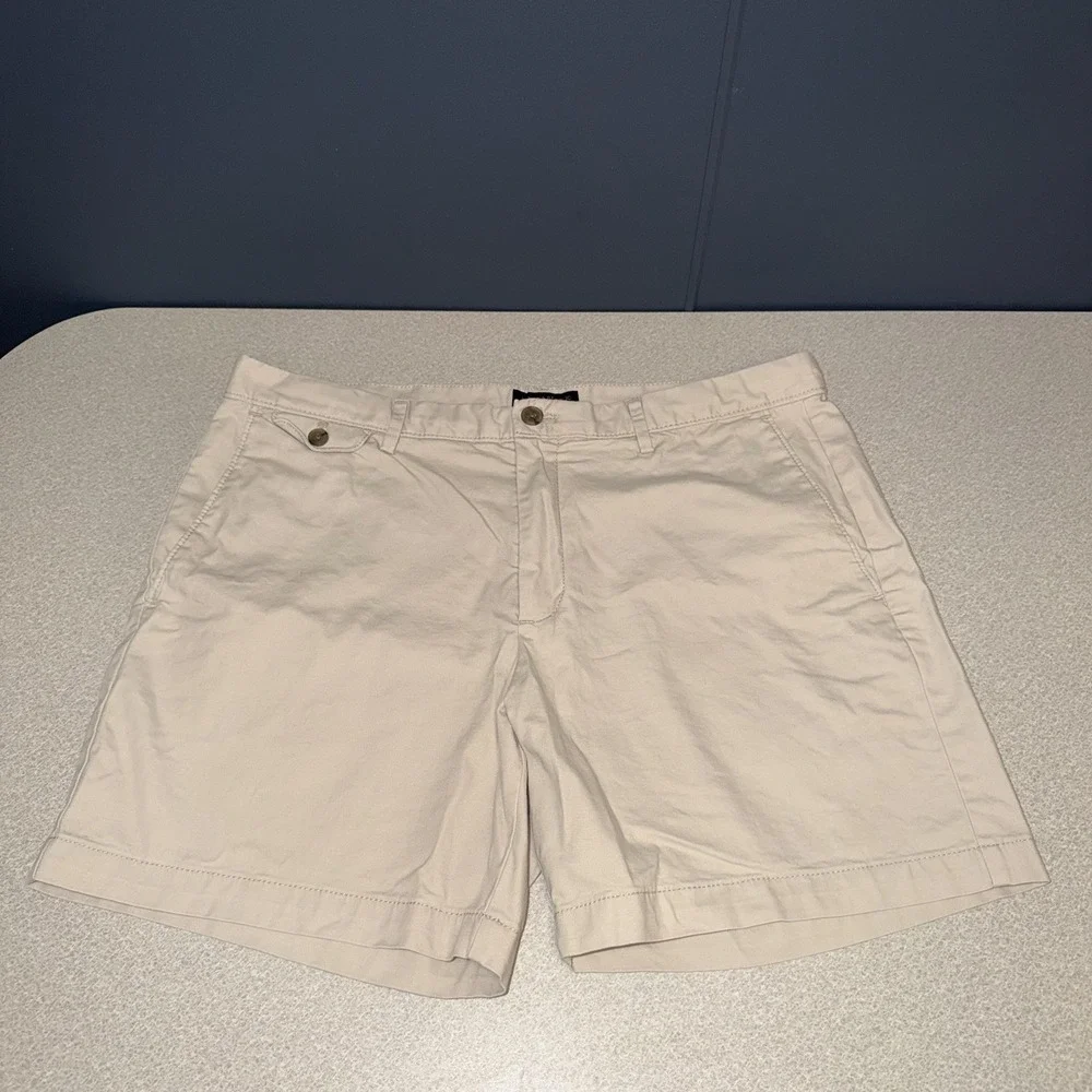 Banana Republic Men's Preppy Beige Flat Front Lived In Shorts Sz 36 7